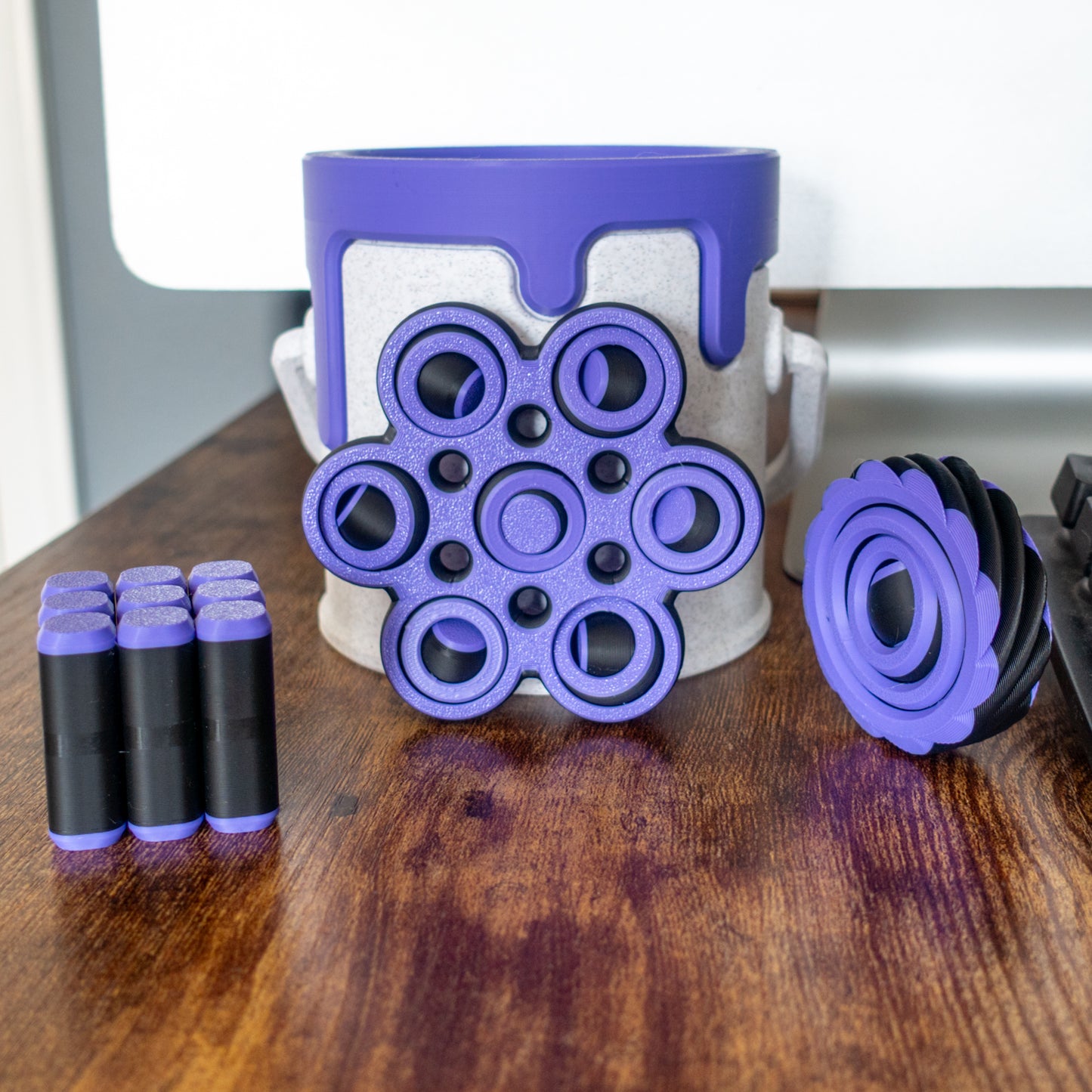 Color variation of the Scifi Pack in everyday use with articulated design and tactile details.